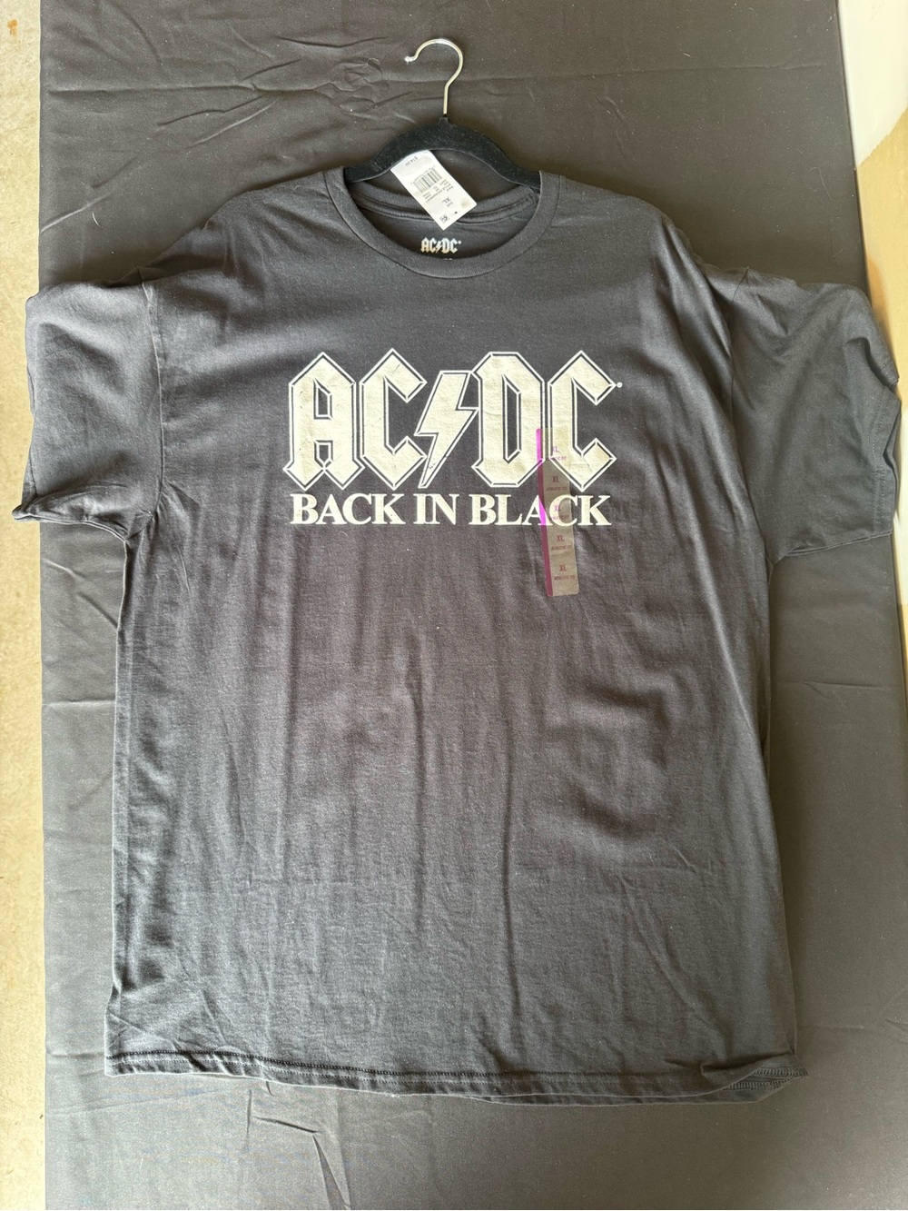 NWT AC/DC Back In Black Graphic T-Shirt Men's Size XL Rock Band Tee